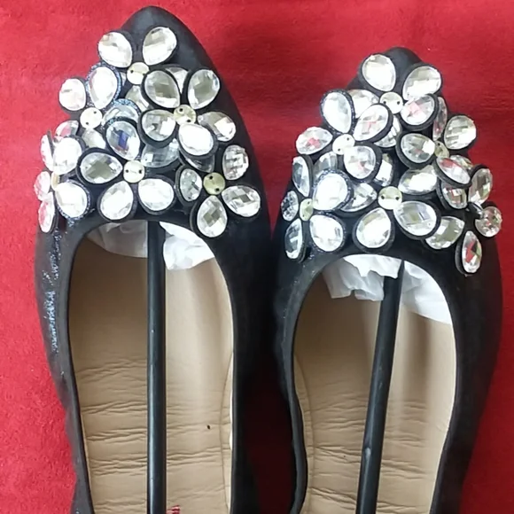 Modenpeak Spring and Summer Design Black with Crystal Accents Flats - Picture 2 of 5